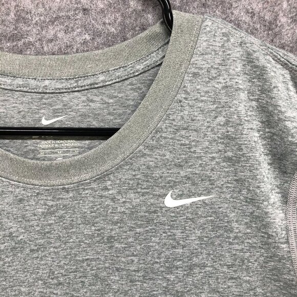 Nike Active T Shirt Womens M Short Sleeve Crewneck Dri-Fit Gym Running Workout - Picture 6 of 11